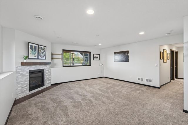 10688 51st Street NE, Albertville, MN 55301