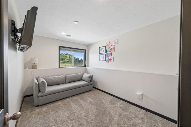 10688 51st Street NE, Albertville, MN 55301