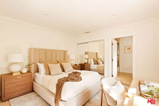 1132 Chantilly Road, Los Angeles, CA 90077