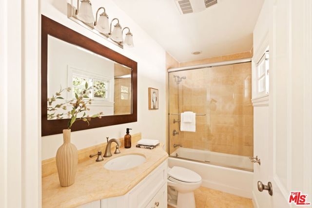 1132 Chantilly Road, Los Angeles, CA 90077
