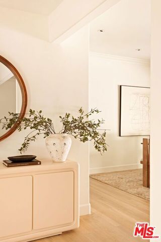 1132 Chantilly Road, Los Angeles, CA 90077