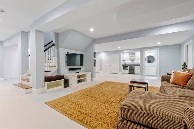 1 Baker Ave, Concord, MA 01742