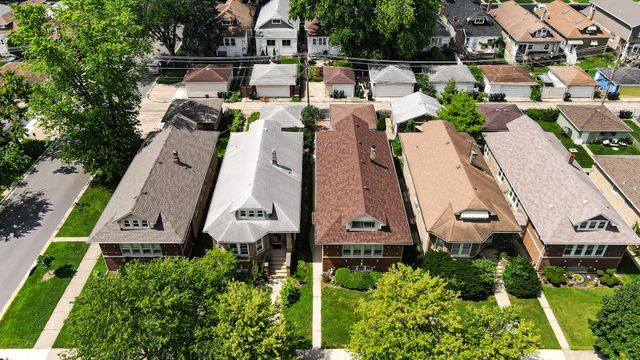 3742 Clinton Avenue, Berwyn, IL 60402