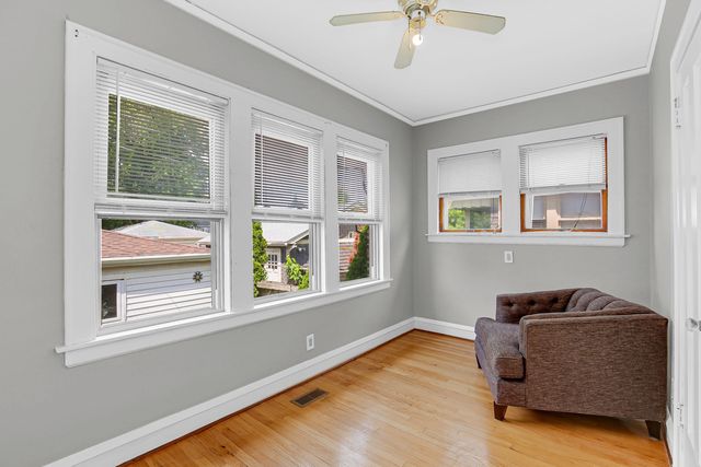 3742 Clinton Avenue, Berwyn, IL 60402