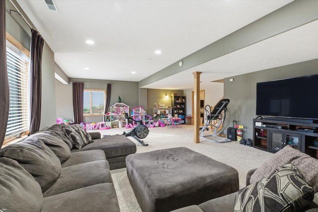 1313 ASTER Circle, Council Bluffs, IA 51503