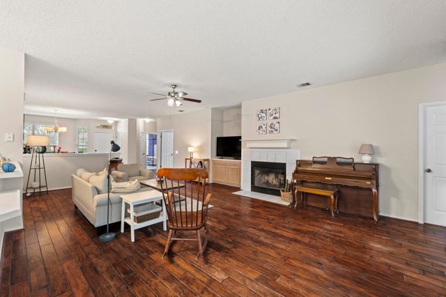 16907 Cranston DR, Round Rock, TX 78664
