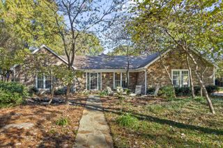 8040 SUNNY CREEK DR, Germantown, TN 38138