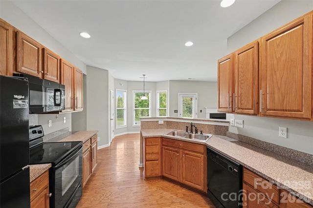 3111 Gloxinia Road, Charlotte, NC 28215