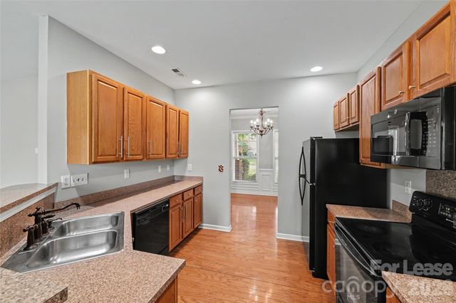 3111 Gloxinia Road, Charlotte, NC 28215