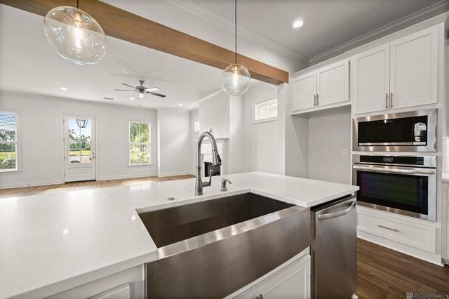 464 Sweet Grass Loop, Thibodaux, LA 70301