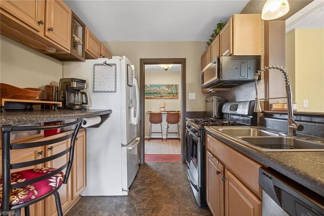 801 Elmhurst LN, Portsmouth, VA 23701