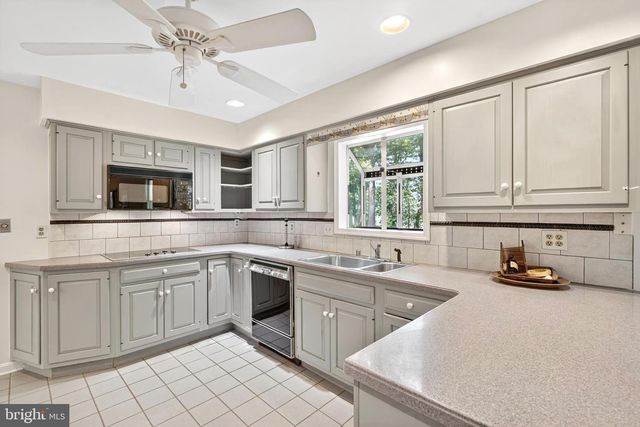700 N HOLLY DR, Annapolis, MD 21409