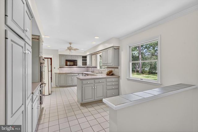 700 N HOLLY DR, Annapolis, MD 21409