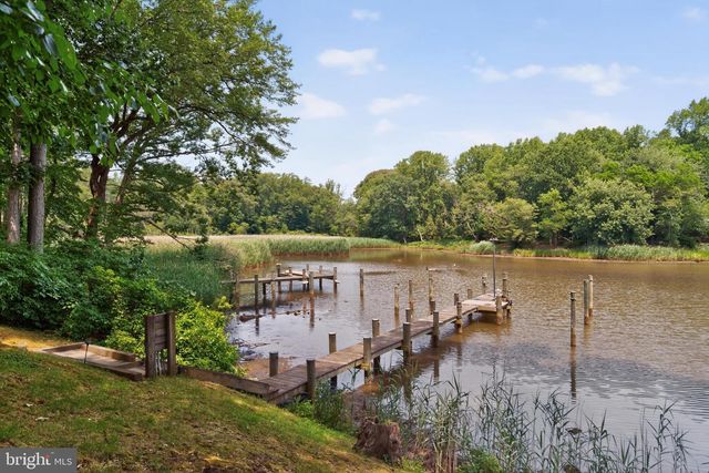 700 N HOLLY DR, Annapolis, MD 21409