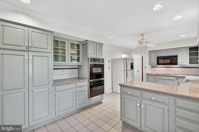700 N HOLLY DR, Annapolis, MD 21409