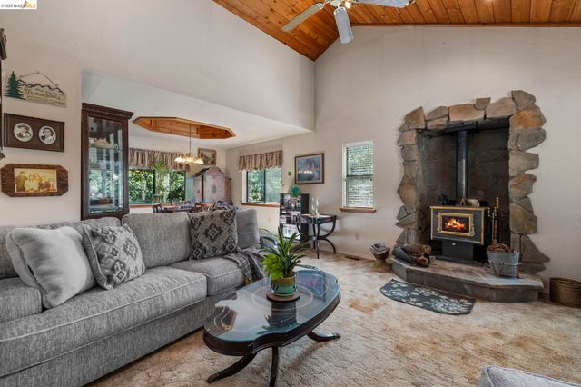 24043 Hitching Post Rd, Sonora, CA 95370