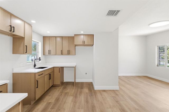 1300 MORNINGSIDE STREET, Mount Dora, FL 32757