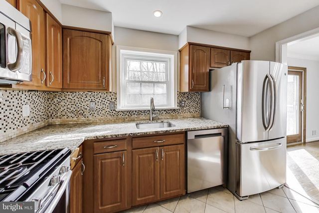 5300 EASTON DR, Springfield, VA 22151