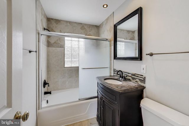 5300 EASTON DR, Springfield, VA 22151