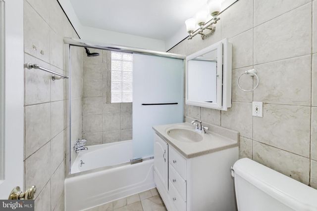 5300 EASTON DR, Springfield, VA 22151