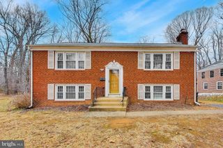 5300 EASTON DR, Springfield, VA 22151