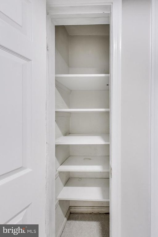 Image 40 of property listing at 5300 EASTON DR, Springfield, VA 22151