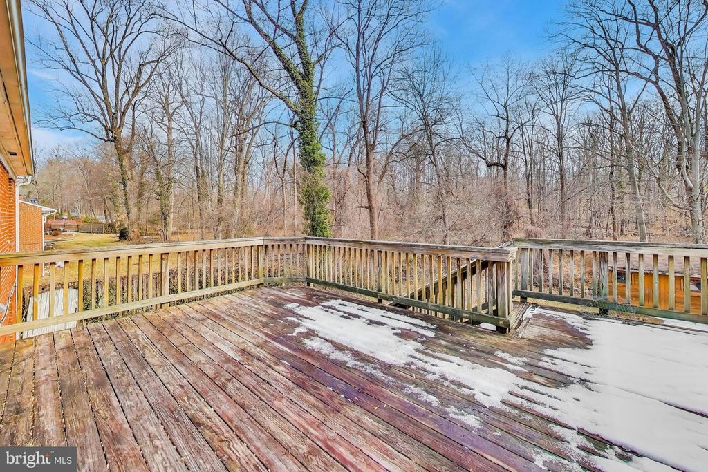 Image 44 of property listing at 5300 EASTON DR, Springfield, VA 22151