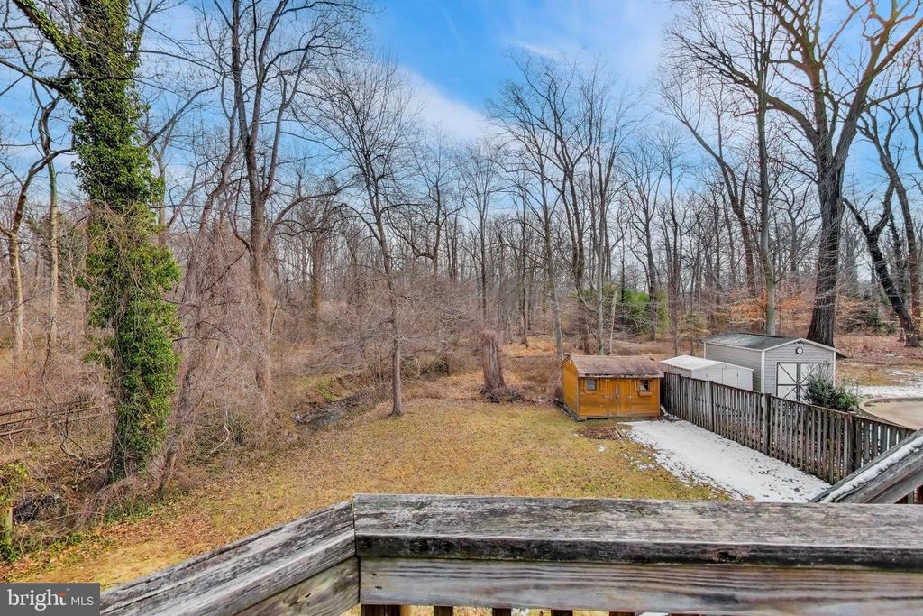 Image 47 of property listing at 5300 EASTON DR, Springfield, VA 22151