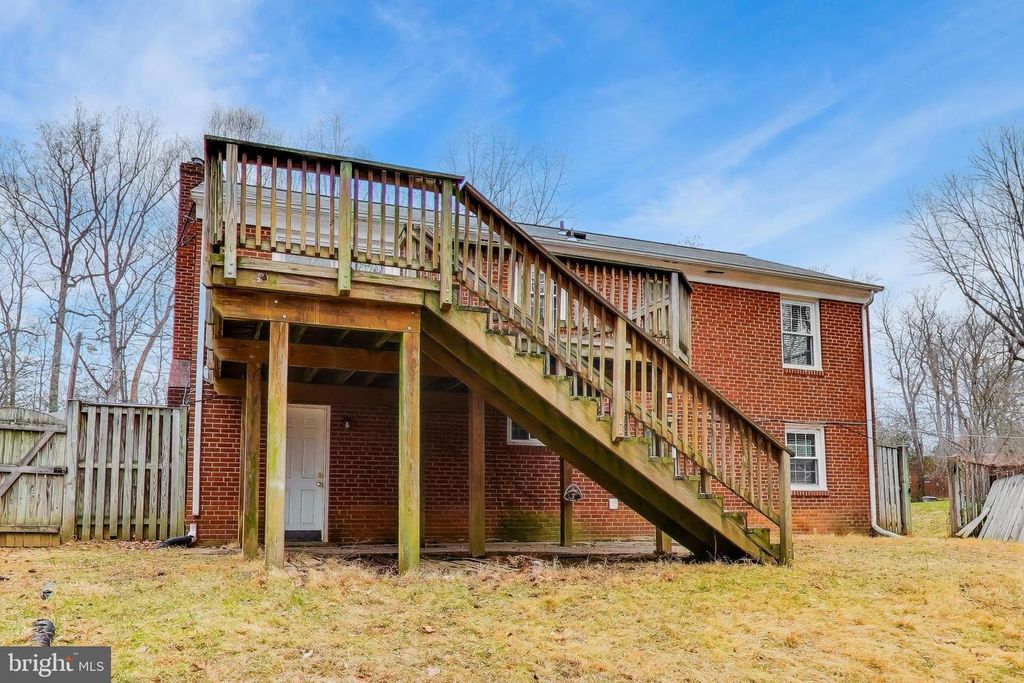 Image 49 of property listing at 5300 EASTON DR, Springfield, VA 22151