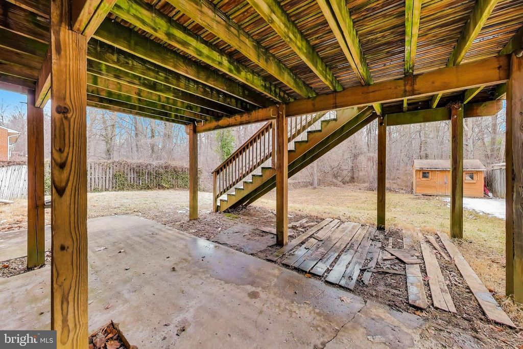 Image 51 of property listing at 5300 EASTON DR, Springfield, VA 22151