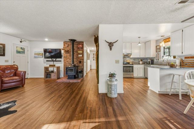 11567 Myrna Dr, Grass Valley, CA 95945