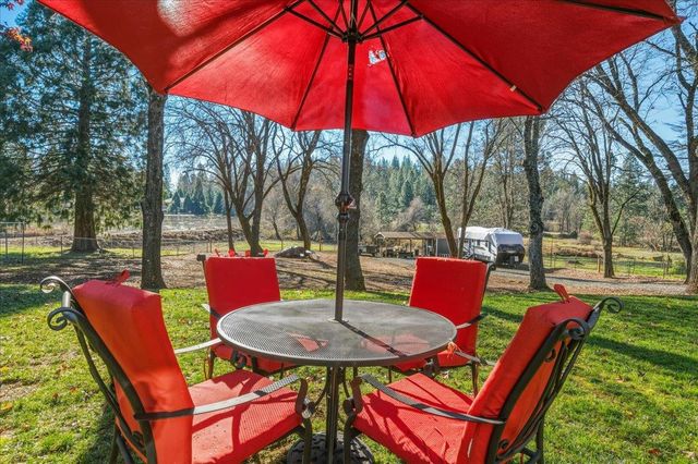 11567 Myrna Dr, Grass Valley, CA 95945