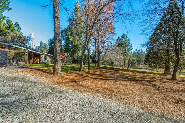11567 Myrna Dr, Grass Valley, CA 95945
