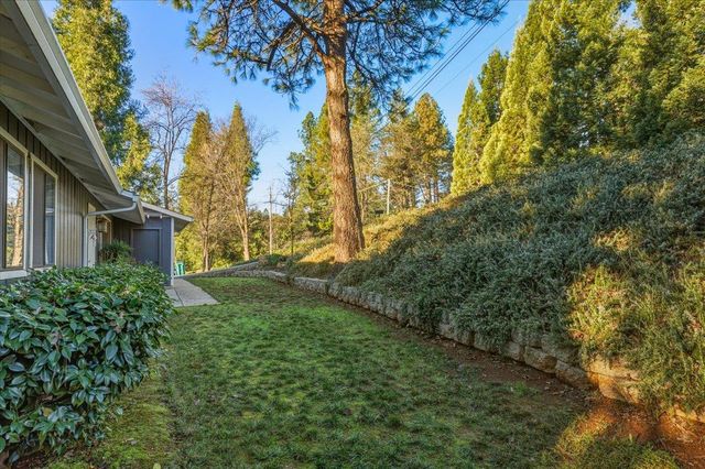 11567 Myrna Dr, Grass Valley, CA 95945