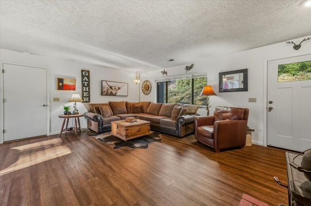 11567 Myrna Dr, Grass Valley, CA 95945