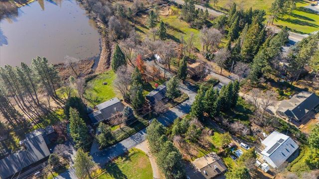 11567 Myrna Dr, Grass Valley, CA 95945