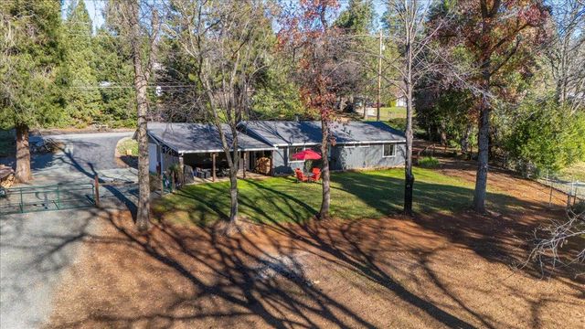 11567 Myrna Dr, Grass Valley, CA 95945