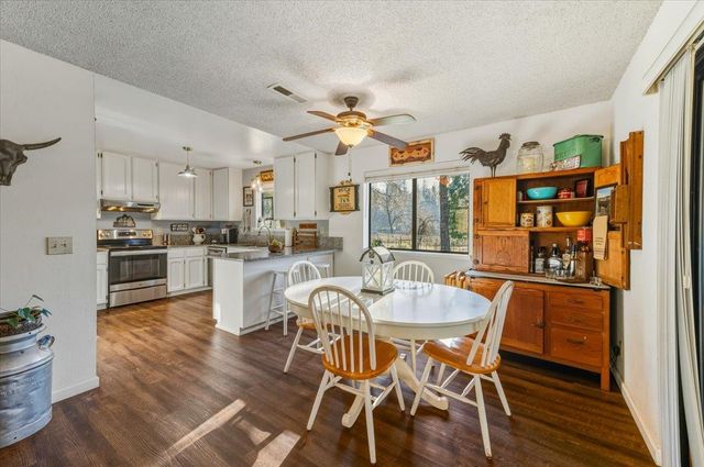 11567 Myrna Dr, Grass Valley, CA 95945