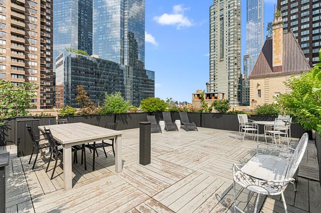 340 W 57th St Apt 8B, New York City, NY 10019