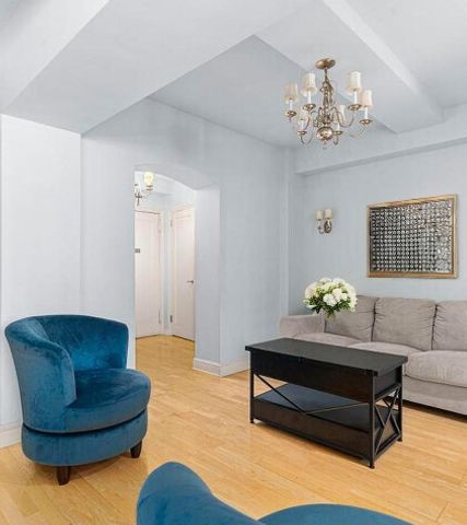 340 W 57th St Apt 8B, New York City, NY 10019