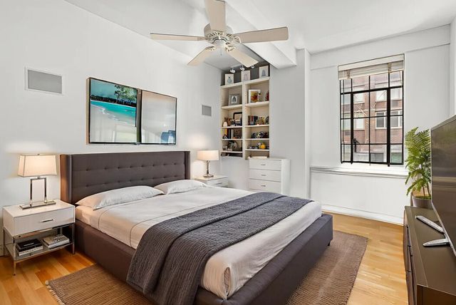 340 W 57th St Apt 8B, New York City, NY 10019