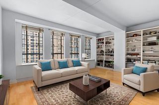 340 W 57th St Apt 8B, New York City, NY 10019