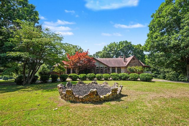 168 Blue Bird Rd, Summertown, TN 38483