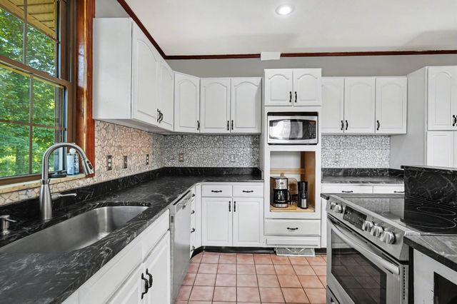 168 Blue Bird Rd, Summertown, TN 38483