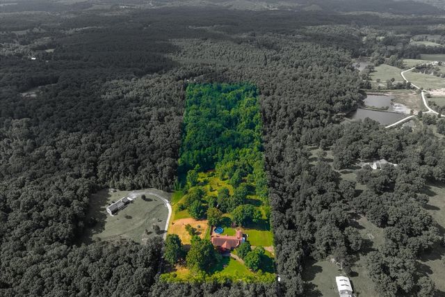 168 Blue Bird Rd, Summertown, TN 38483