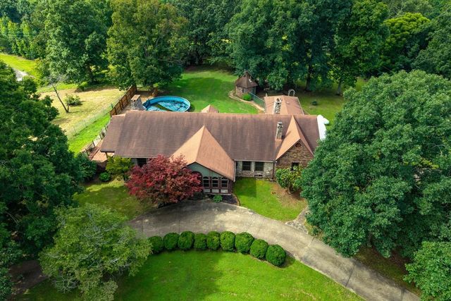 168 Blue Bird Rd, Summertown, TN 38483