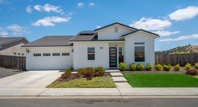 20058 Sunset Dr, Friant, CA 93626