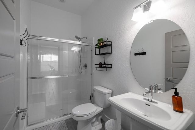 20058 Sunset Dr, Friant, CA 93626