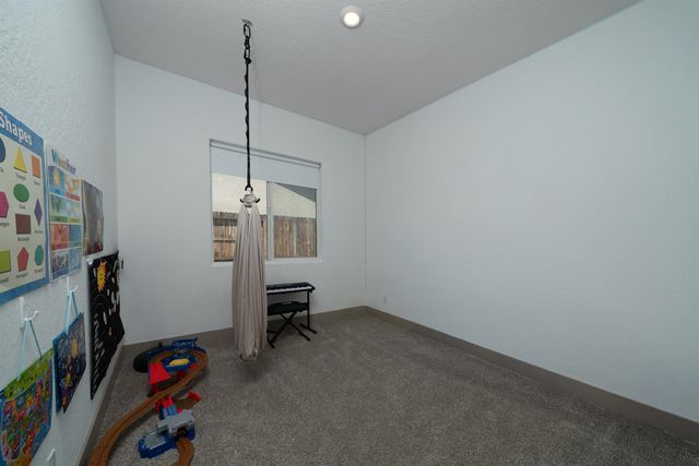 20058 Sunset Dr, Friant, CA 93626
