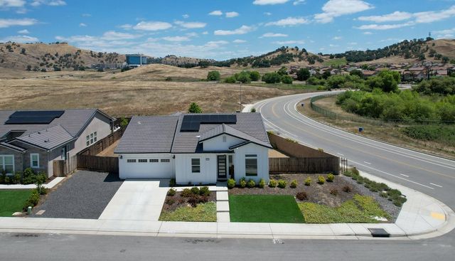 20058 Sunset Dr, Friant, CA 93626